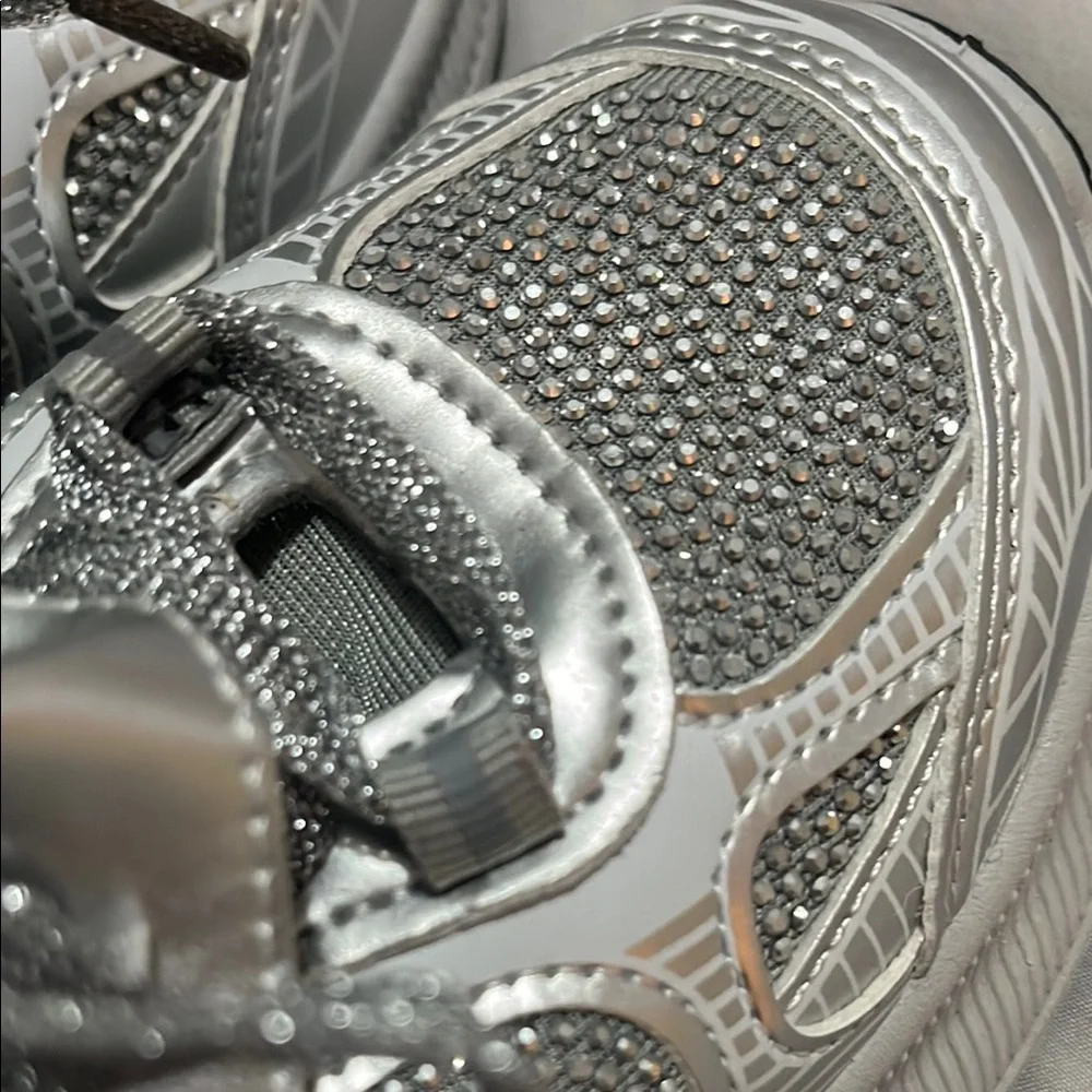 SHEIN Silver and White Sneakers Modern Sporty Design